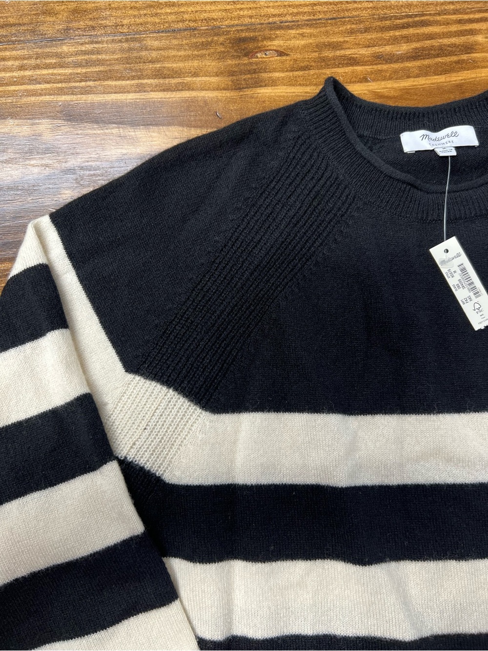 Madewell Cashmere Raglan Sweater in Stripe Black White Size Medium NWT - Picture 8 of 11